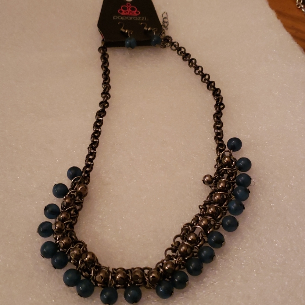Necklace w earrings